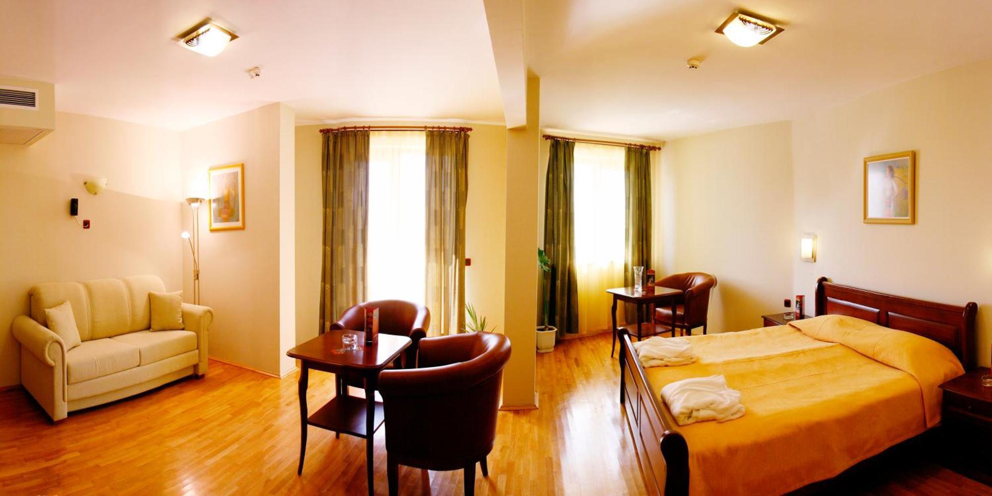 Meridian Hotel Bolyarski Veliko Tarnovo Luaran gambar