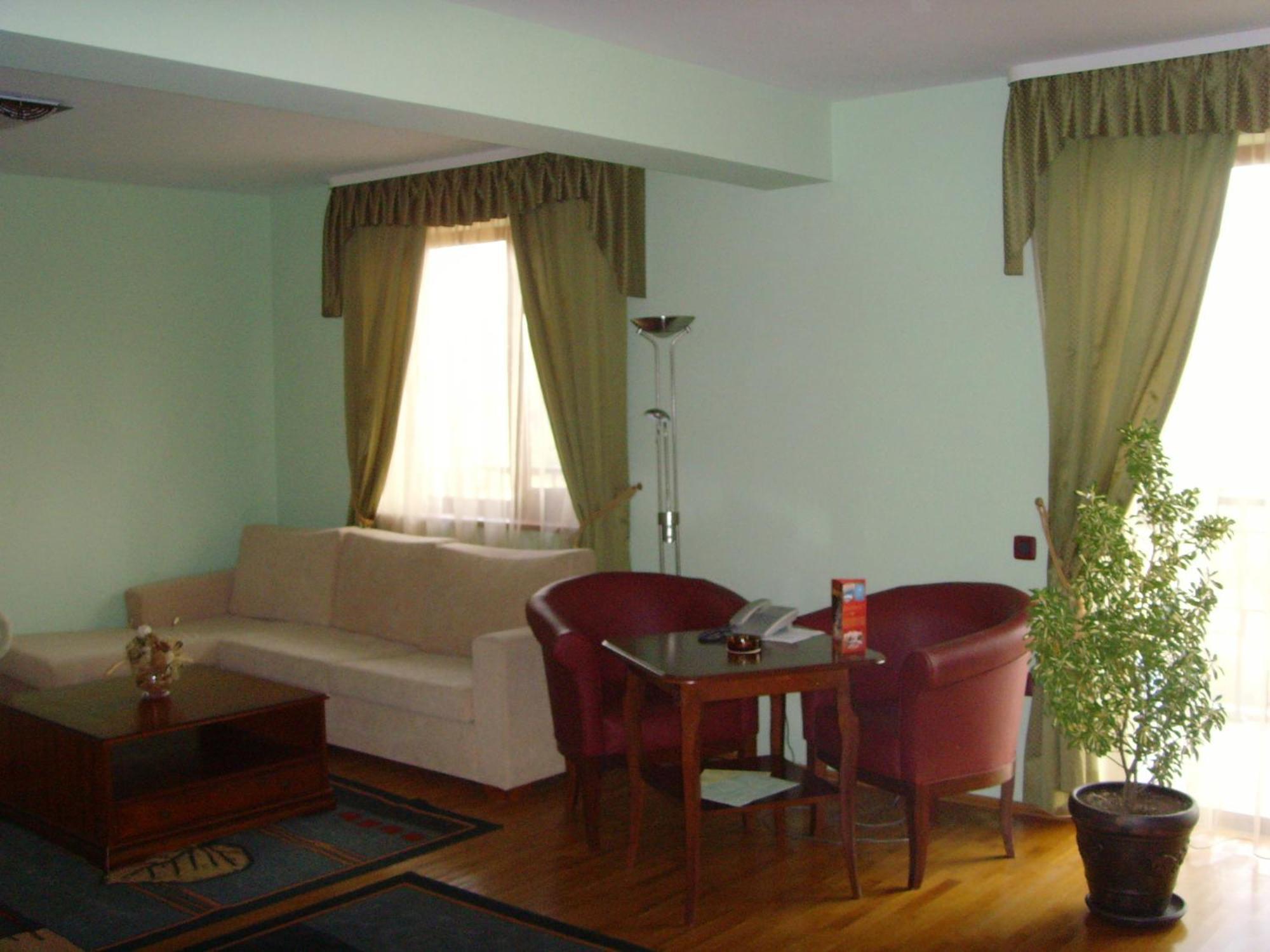 Meridian Hotel Bolyarski Veliko Tarnovo Luaran gambar