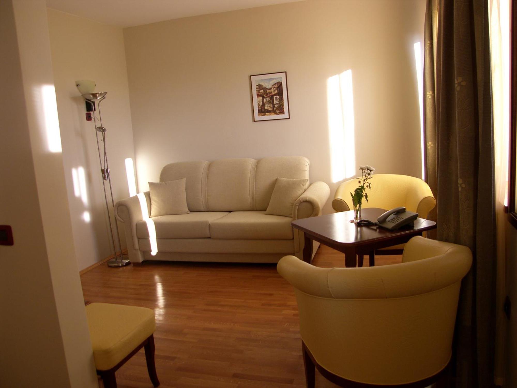 Meridian Hotel Bolyarski Veliko Tarnovo Luaran gambar