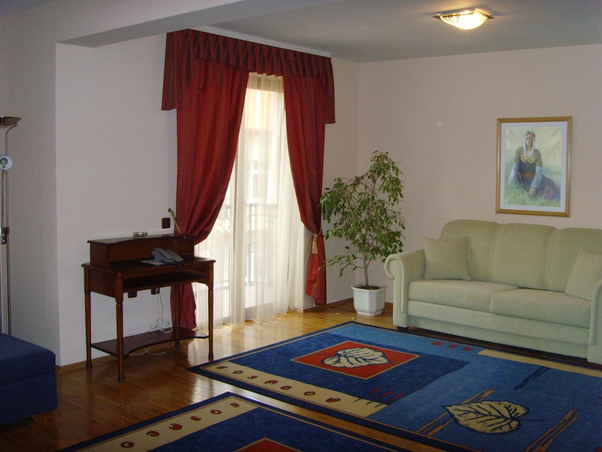 Meridian Hotel Bolyarski Veliko Tarnovo Luaran gambar